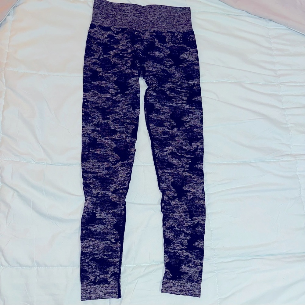 EUC Women’s Gymshark Camo Seamless Size Small